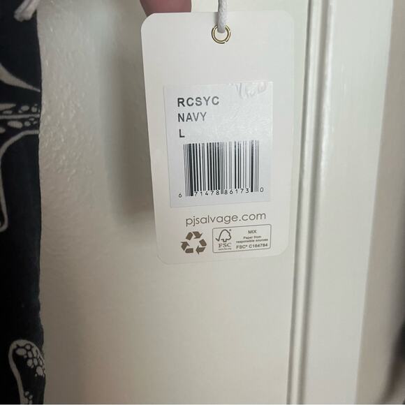 P.J Salvage navy blue seashell women's Cami size large - Picture 5 of 6